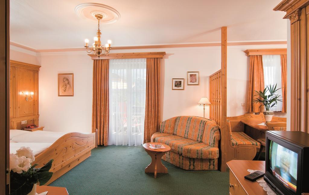 Hotel Kreuz Riffian Zimmer foto