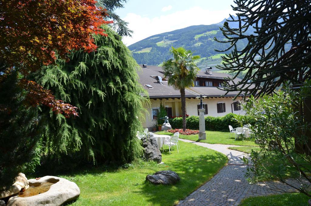 Hotel Kreuz Riffian Exterior foto